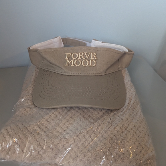 FORVR Mood Self Care Club Visor and Wrap Towel New - Picture 4 of 4